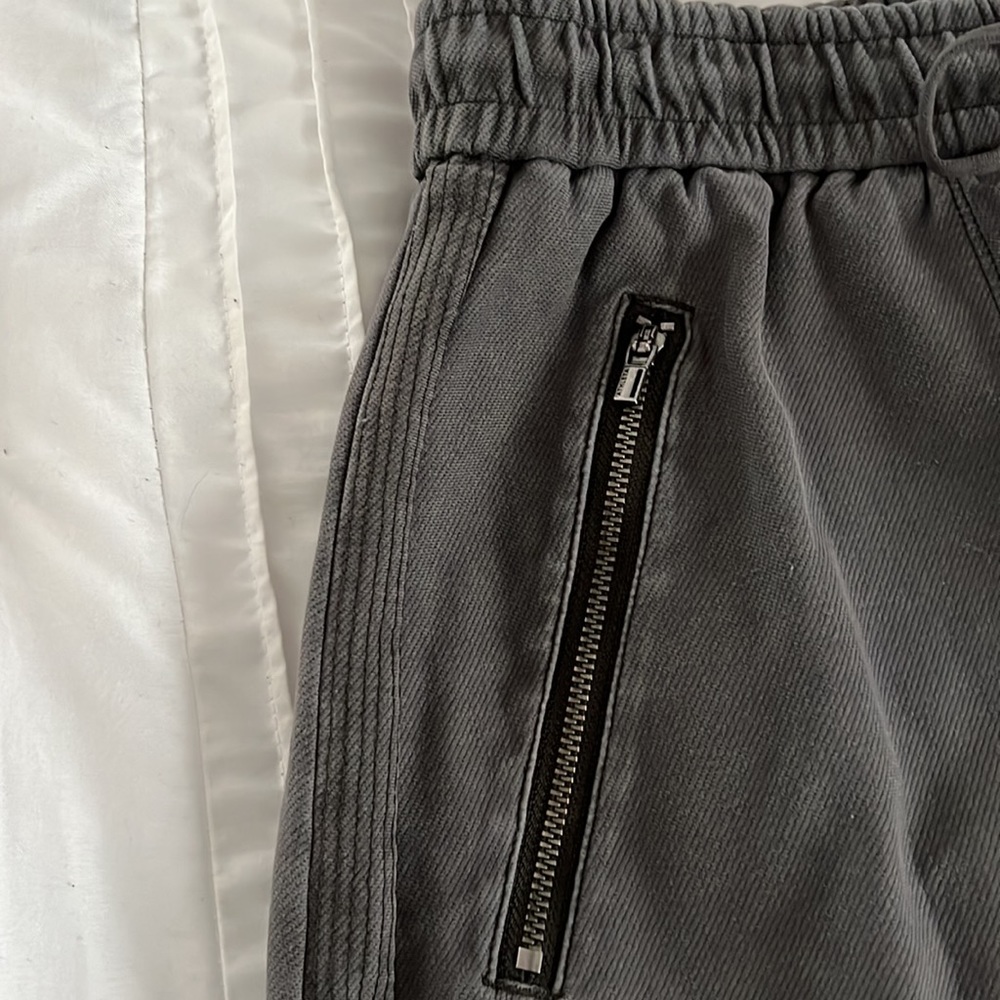 ATHLETA Dark Gray Mini Skirt, Size 4 - Picture 4 of 6